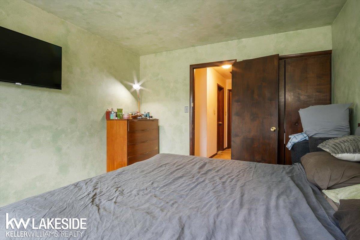 9047 Farmington Road Livonia, MI 48150 - Photo 15 of 54 50157253-c3c465a1-0e78-4bfb-be3a-39a7c3be432c.JPG
