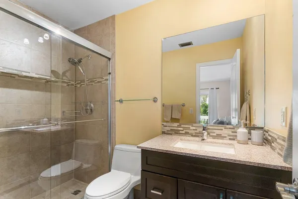 $3,690 | 842 Southeast 19th Avenue, Unit 103, Deerfield Beach, FL 33441