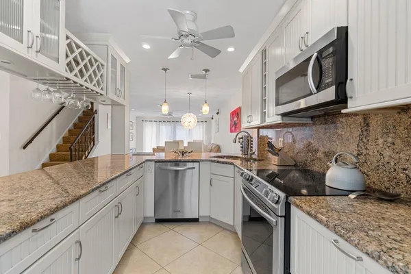 $3,690 | 842 Southeast 19th Avenue, Unit 103, Deerfield Beach, FL 33441