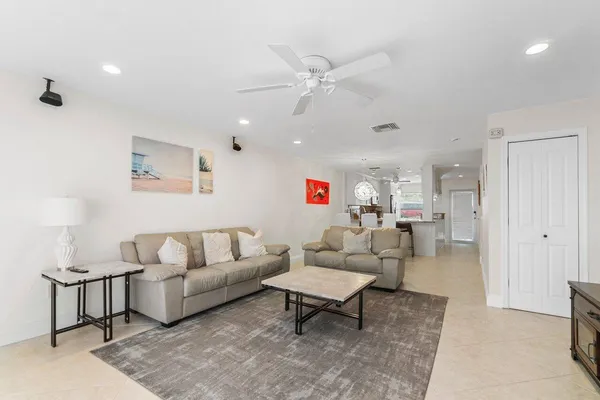 $3,690 | 842 Southeast 19th Avenue, Unit 103, Deerfield Beach, FL 33441