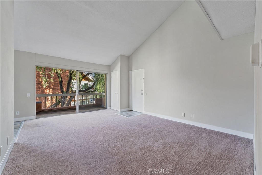 16040 Leffingwell Road, Unit 30 Whittier, CA 90603 - Photo 4 of 30 Living Area