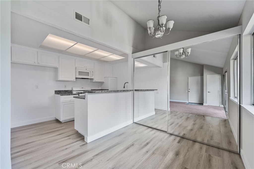 16040 Leffingwell Road, Unit 30 Whittier, CA 90603 - Photo 8 of 30 Kitchen
