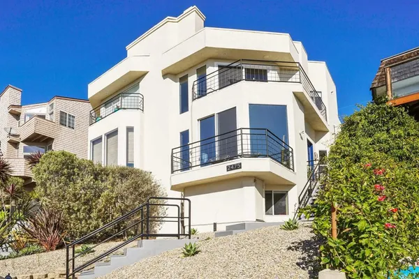 $2,700,000 | 2475 Manchester Avenue, Cardiff-by-the-Sea, CA 92007