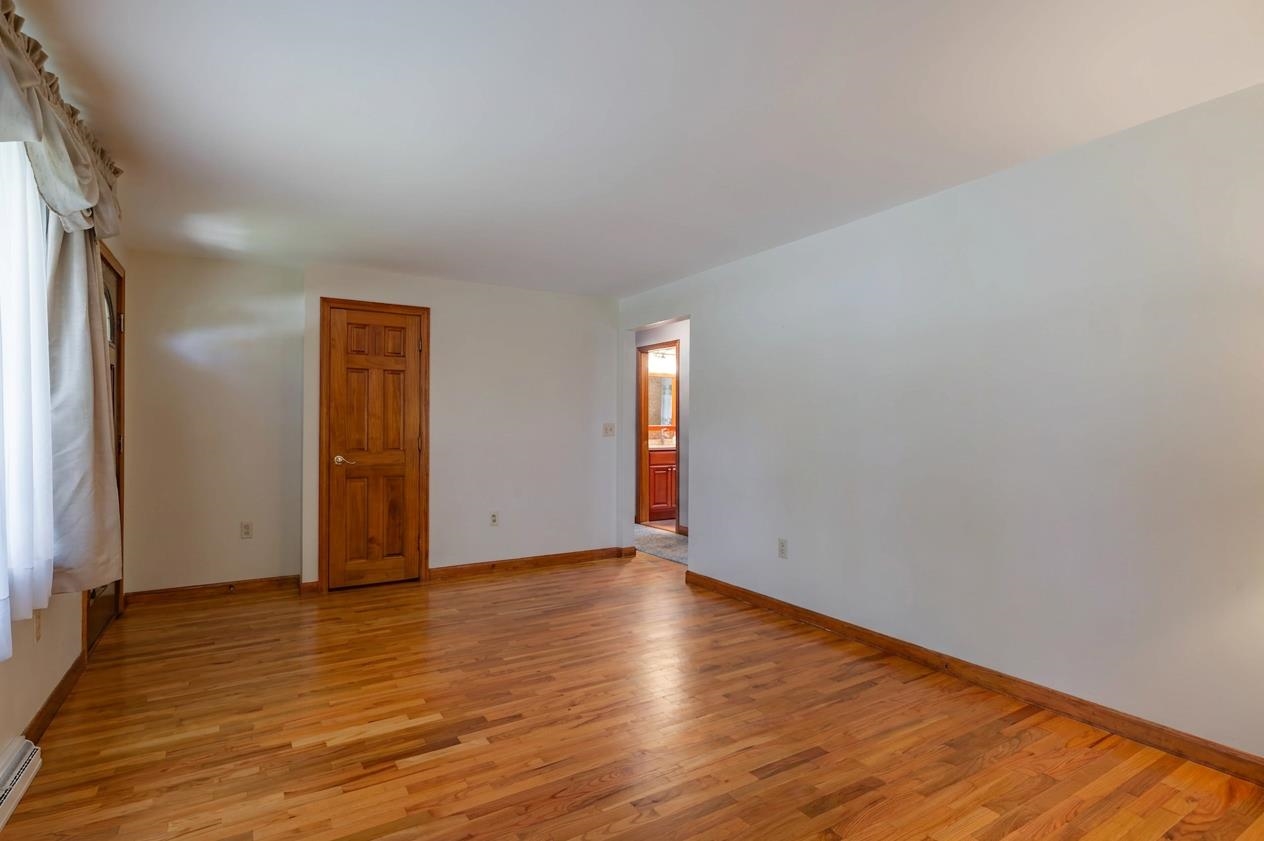 6 Aztec Road Nashua, NH 03063 - Photo 5 of 29
