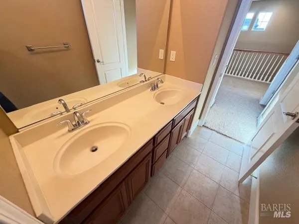 a view of a pathway of a house