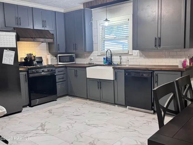 $171,500 | 715 East Plaquemine Street, Jennings, LA 70546