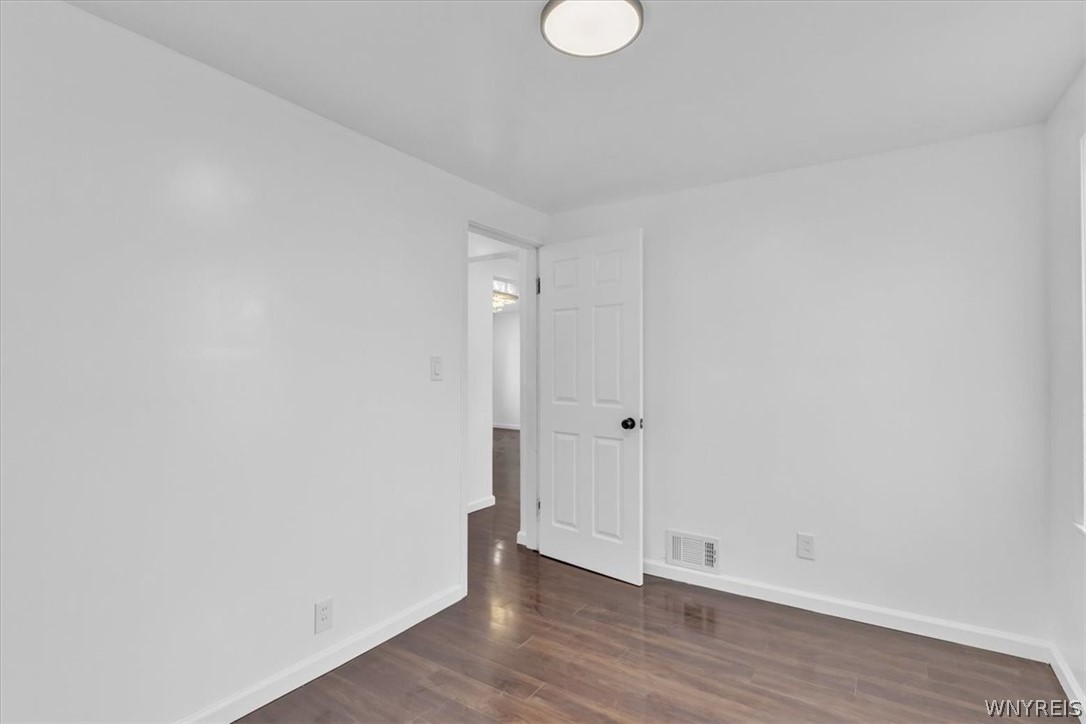428 Beach Road Cheektowaga, NY 14225 - Photo 22 of 27 Gallery Image 22
