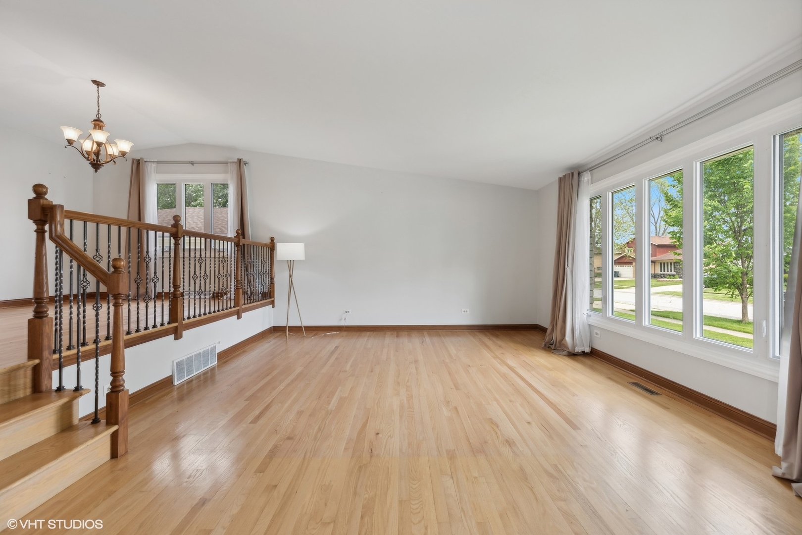 15300 Walnut Road Oak Forest, IL 60452 - Photo 3 of 31 Gallery Image 3