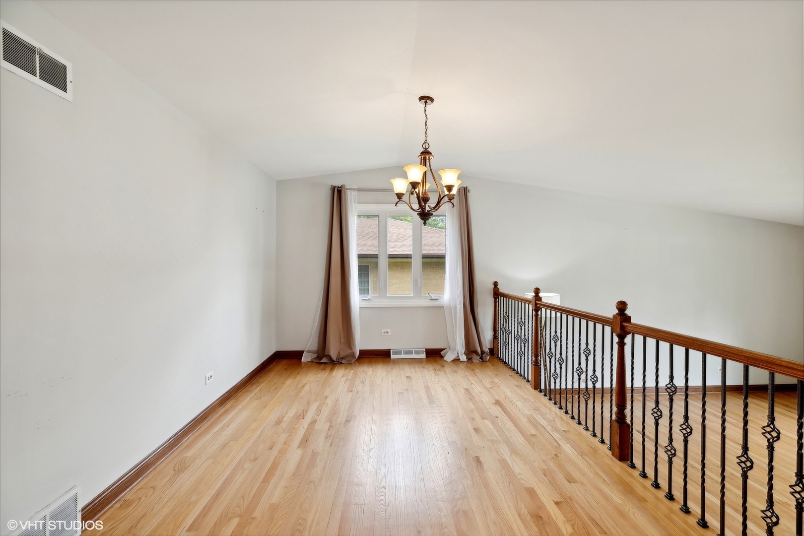 15300 Walnut Road Oak Forest, IL 60452 - Photo 8 of 31 Gallery Image 8
