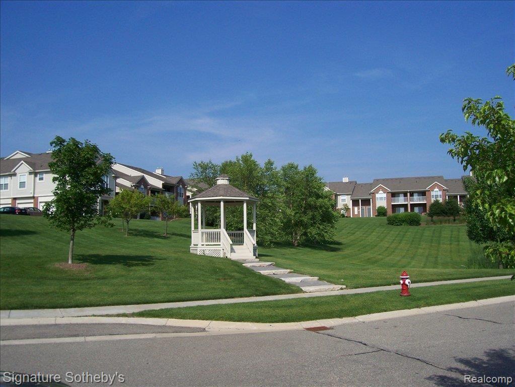 1984 Flagstone Circle Rochester, MI 48307 - Photo 5 of 29