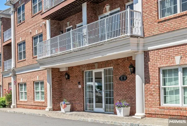 $750,000 | 1302 Rio Vista Lane, Northvale, NJ 07647