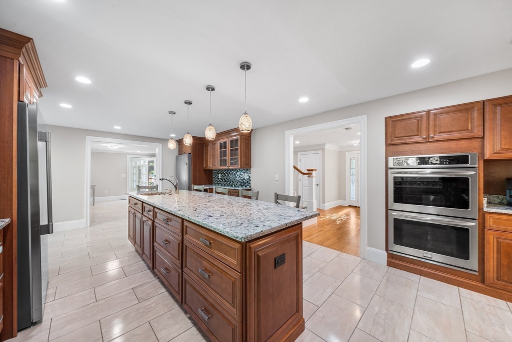29 Pilgrim Way Walpole, MA 02032 - Photo 11 of 42
