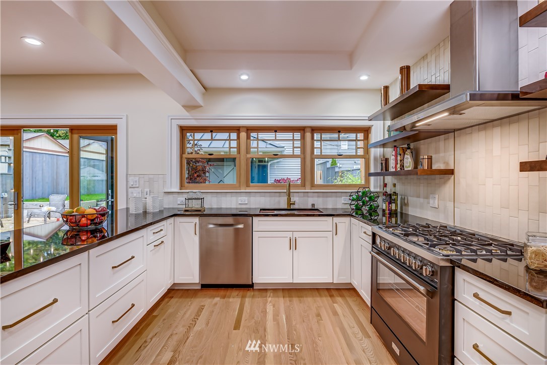 2447 4th Avenue West Seattle, WA 98119 - Photo 13 of 40