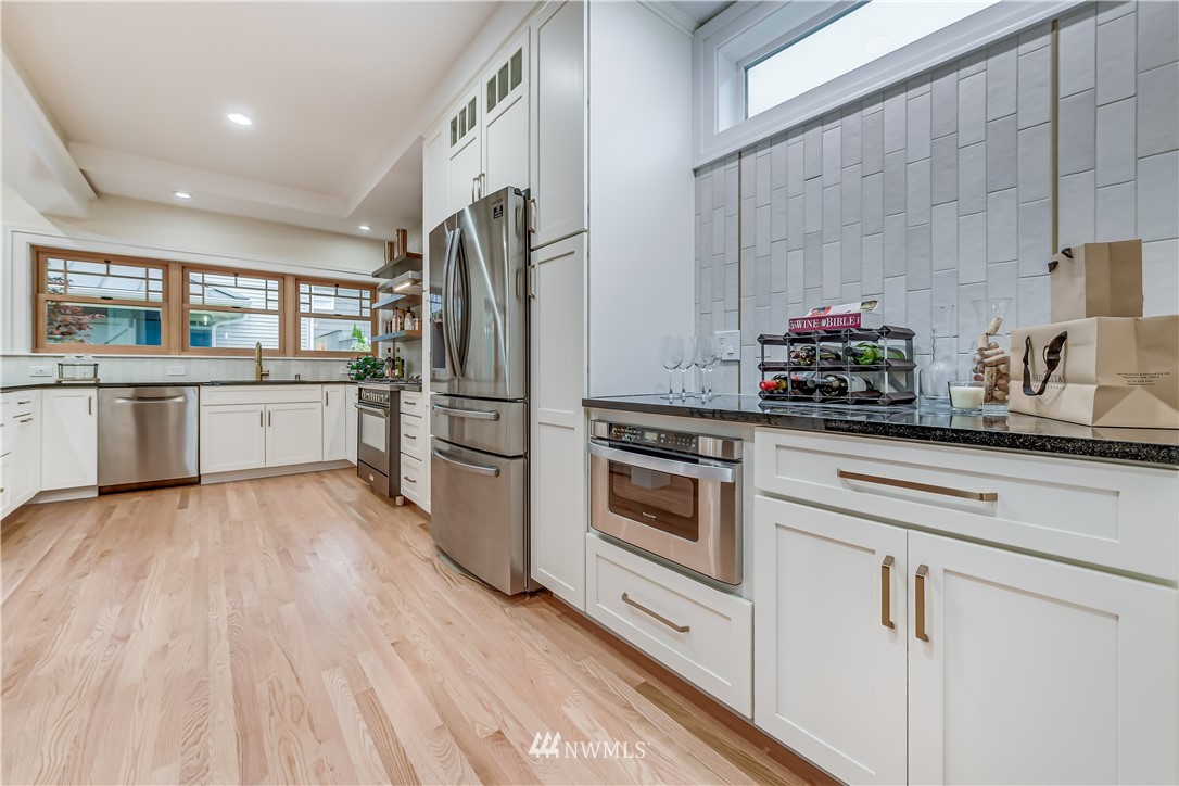 2447 4th Avenue West Seattle, WA 98119 - Photo 15 of 40