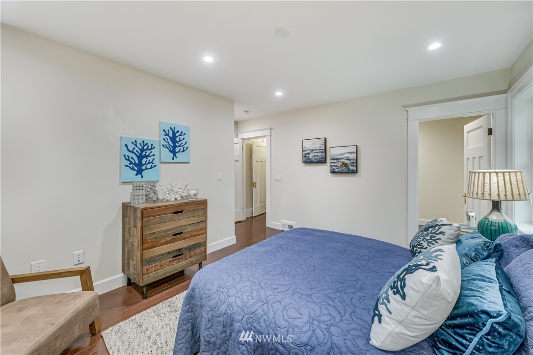 2447 4th Avenue West Seattle, WA 98119 - Photo 19 of 40