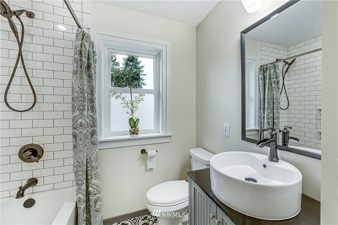 2447 4th Avenue West Seattle, WA 98119 - Photo 24 of 40
