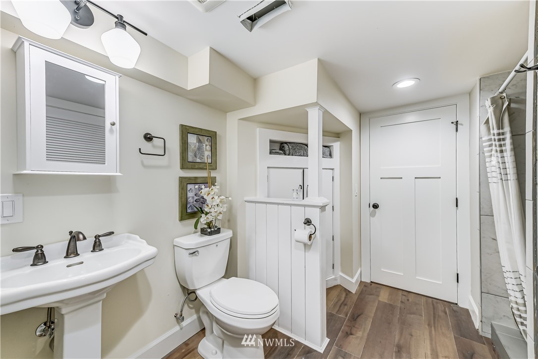 2447 4th Avenue West Seattle, WA 98119 - Photo 30 of 40