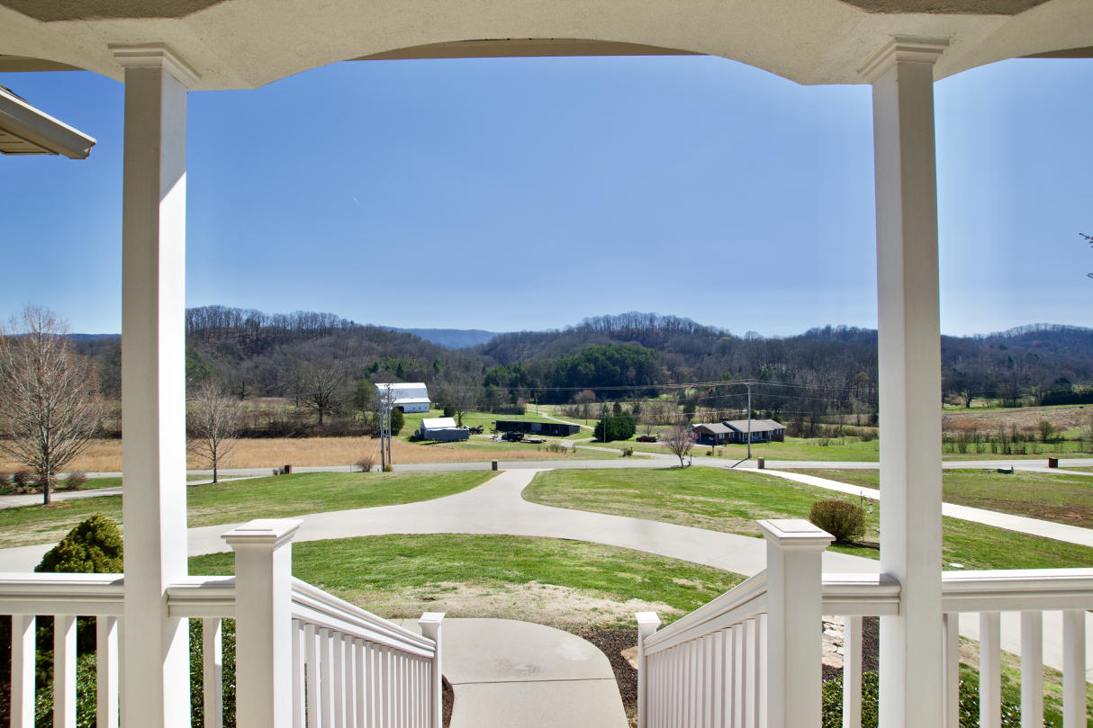 1035 Blockhouse Road Maryville, TN 37803 - Photo 3 of 39 DSC_0802