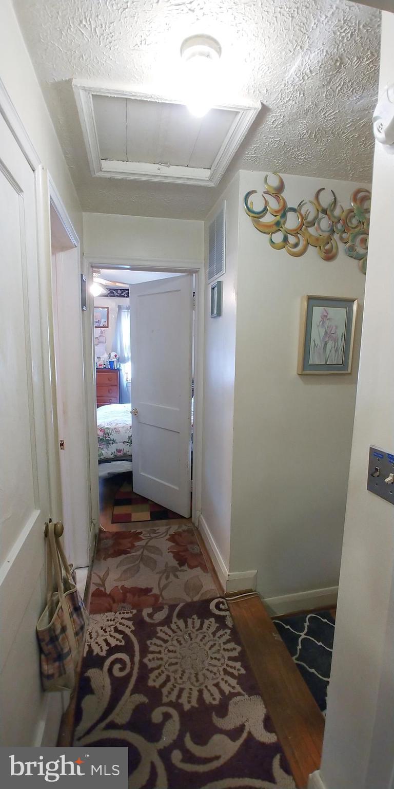 385 Marydell Road Baltimore, MD 21229 - Photo 14 of 29 2nd Floor Hallway