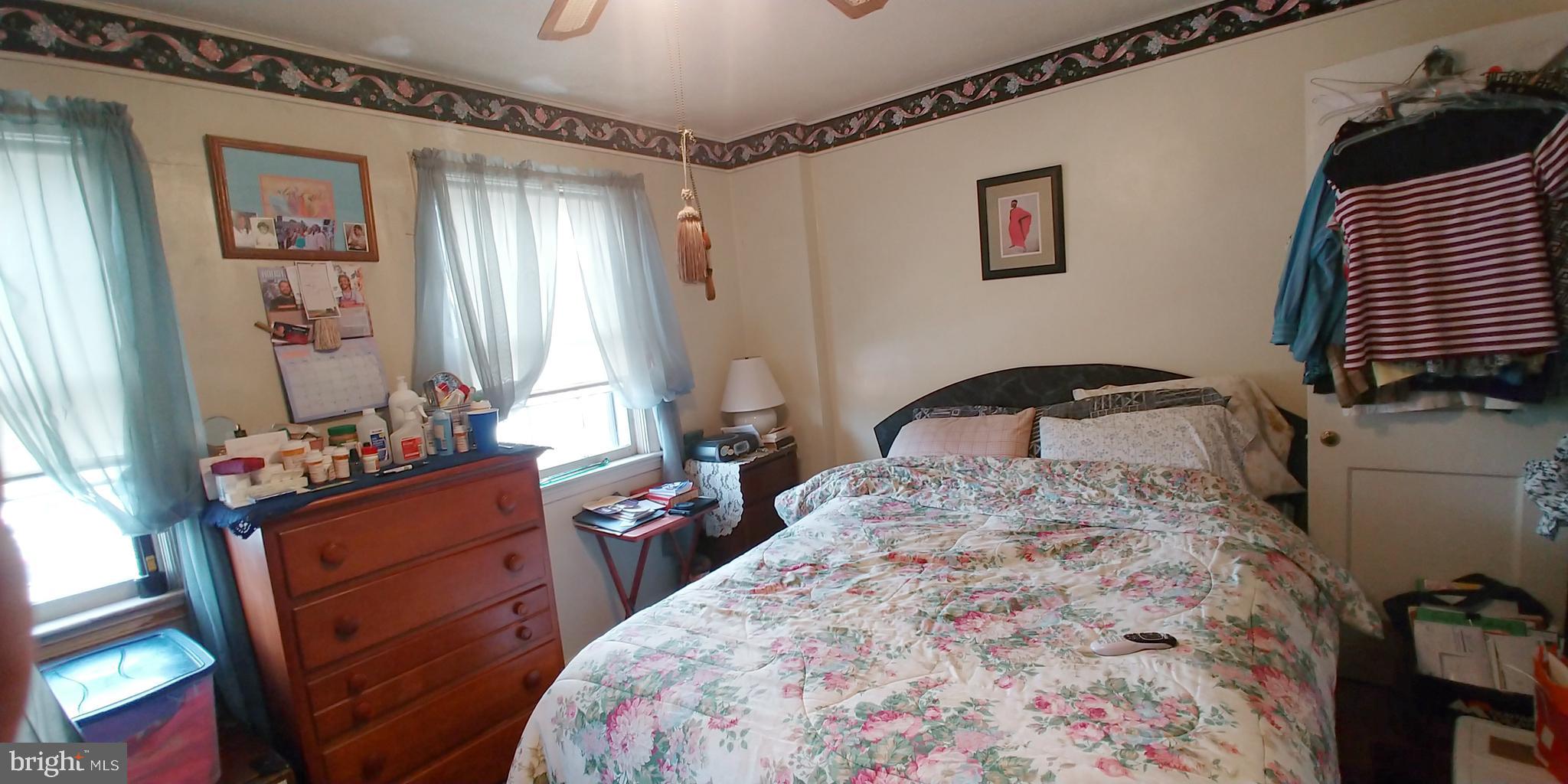 385 Marydell Road Baltimore, MD 21229 - Photo 17 of 29 Rear Bedroom