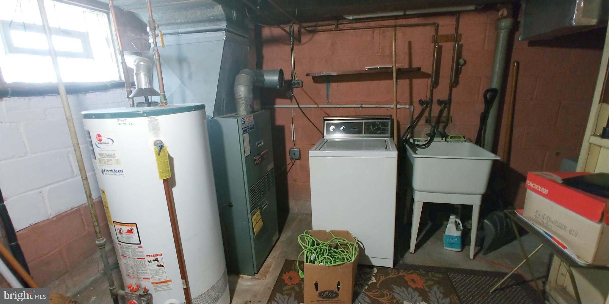 385 Marydell Road Baltimore, MD 21229 - Photo 25 of 29 Basement utility room