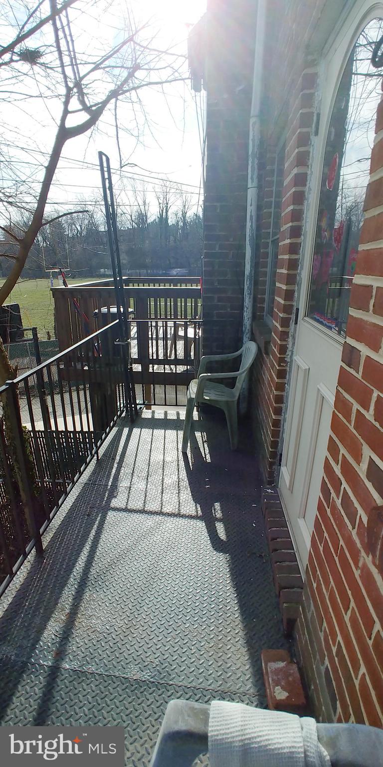 385 Marydell Road Baltimore, MD 21229 - Photo 27 of 29 Rear 2nd patio off dining room