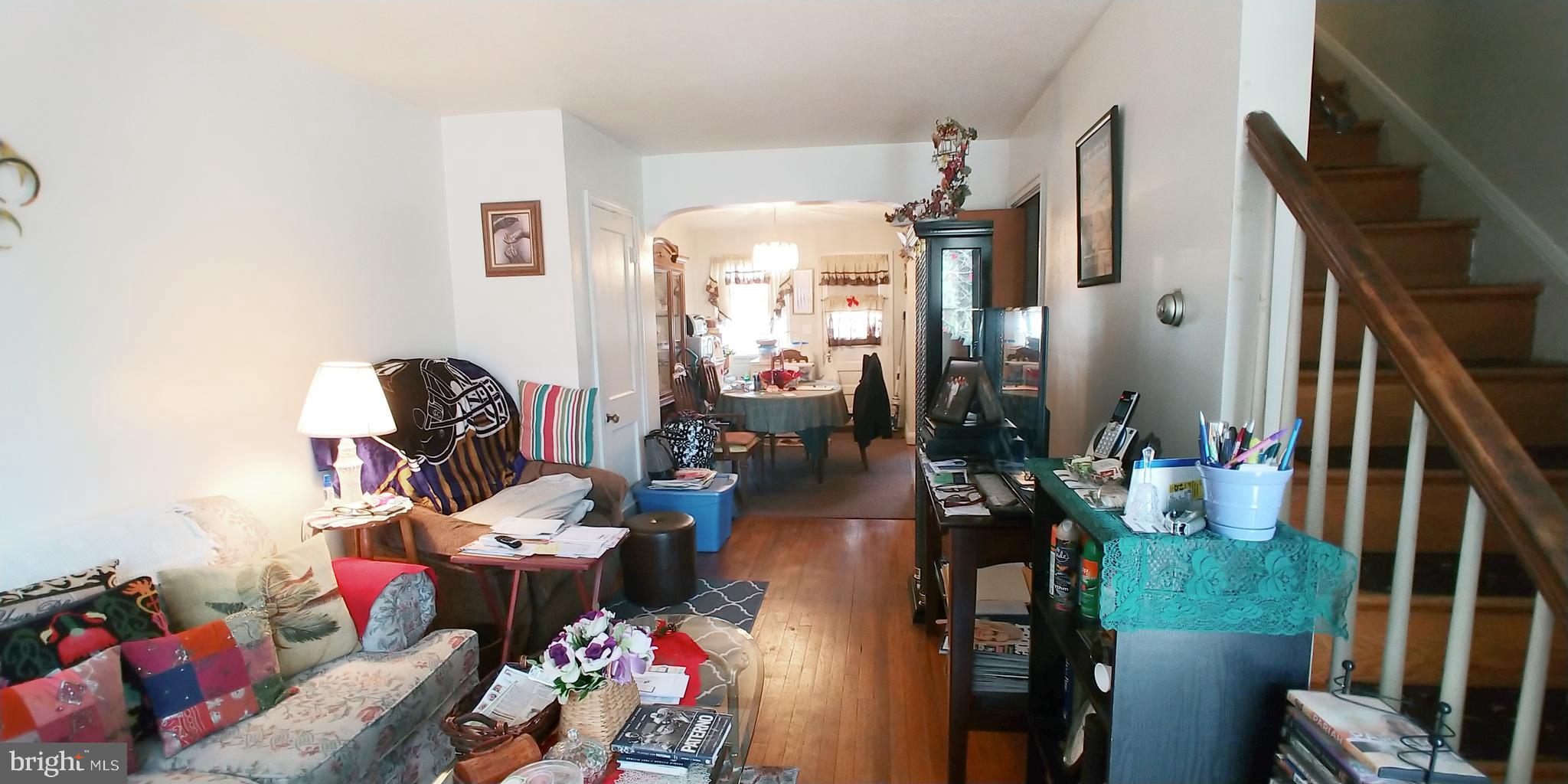 385 Marydell Road Baltimore, MD 21229 - Photo 7 of 29 Living Room