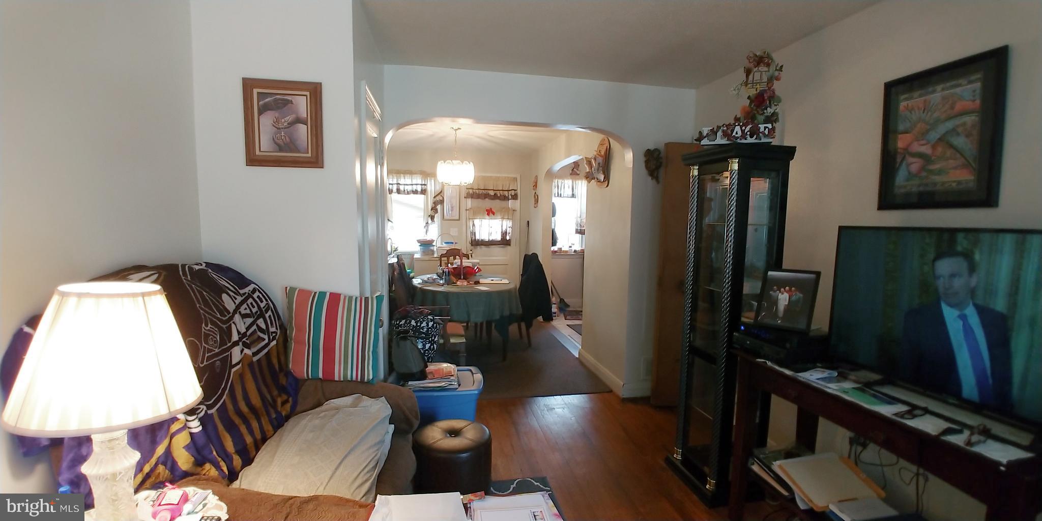 385 Marydell Road Baltimore, MD 21229 - Photo 8 of 29 Living Room
