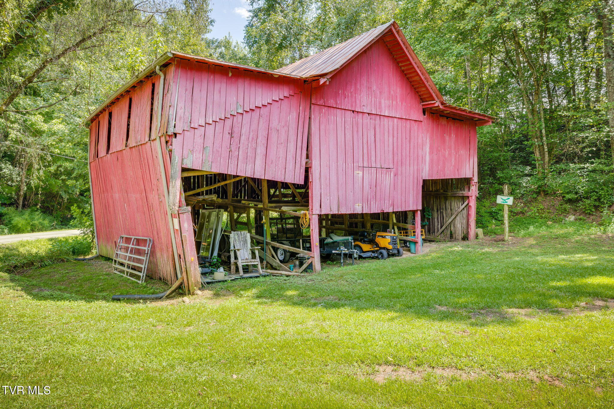 1355 Jackson Hollow Road Mosheim, TN 37818 - Photo 43 of 95 042 (2)