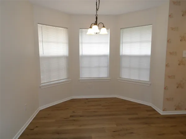 $1,700 | 5917 Red River Drive, Dickinson, TX 77539