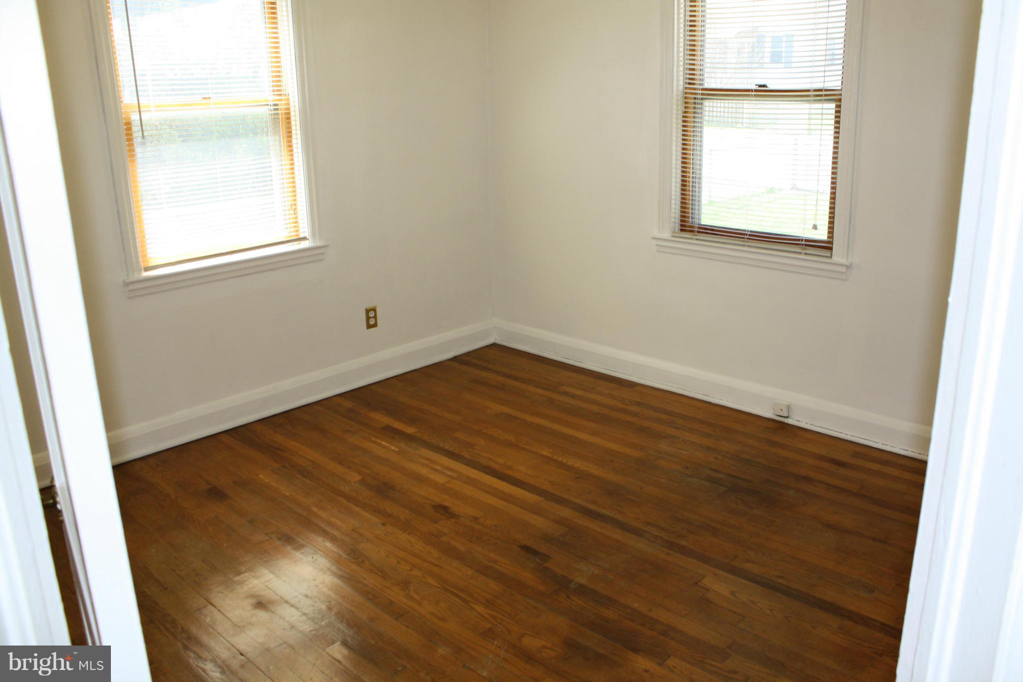 29 Clipper Road Baltimore, MD 21221 - Photo 14 of 27 Bedroom