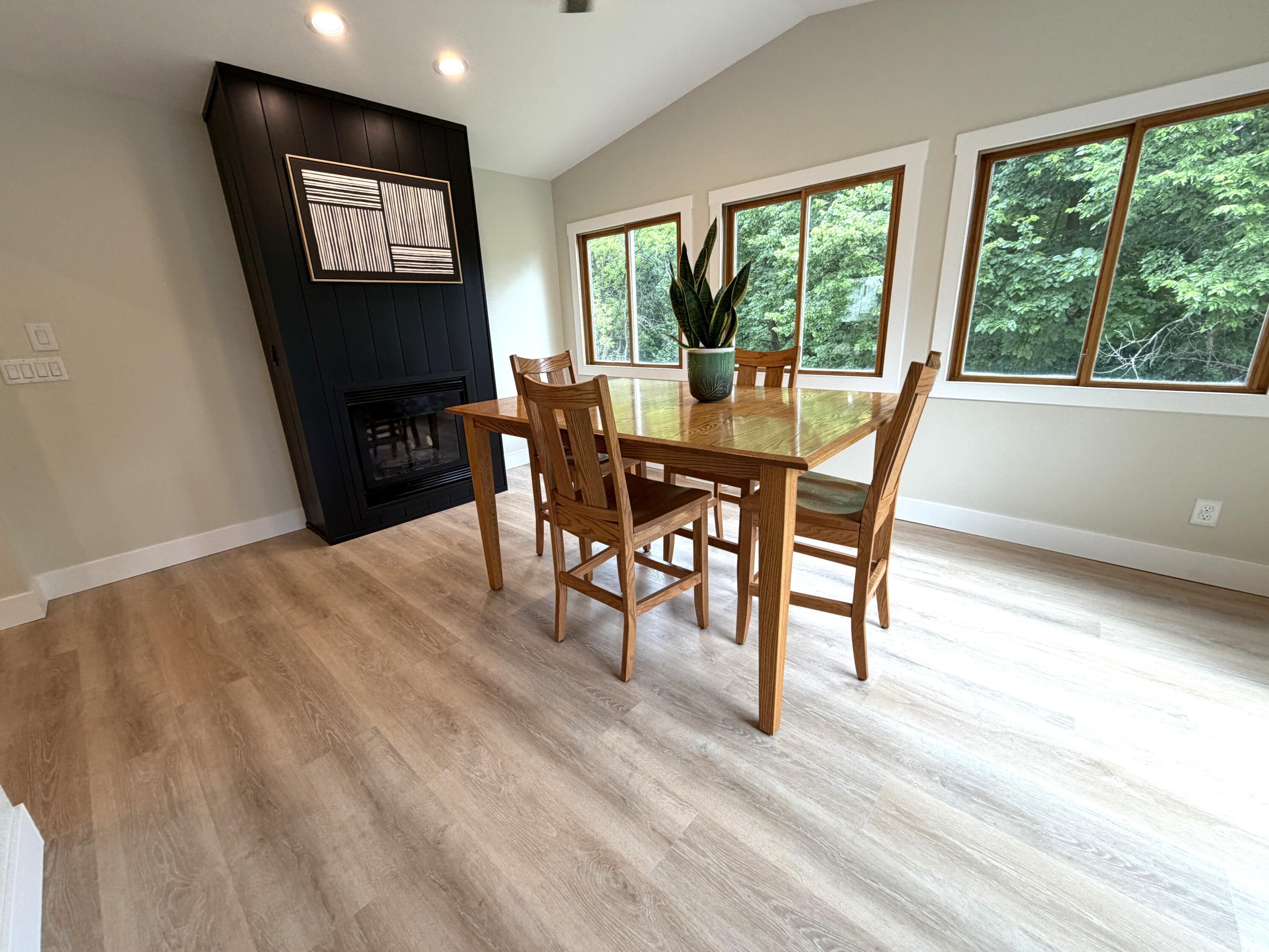 189 McIntosh Road East La Crescent, MN 55947 - Photo 8 of 33 Dining Room 2