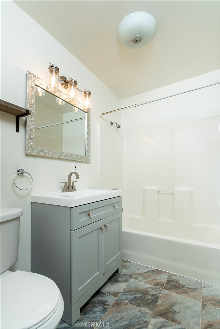 10161 Foothill Boulevard Sylmar, CA 91342 - Photo 24 of 65 Second bathrooom