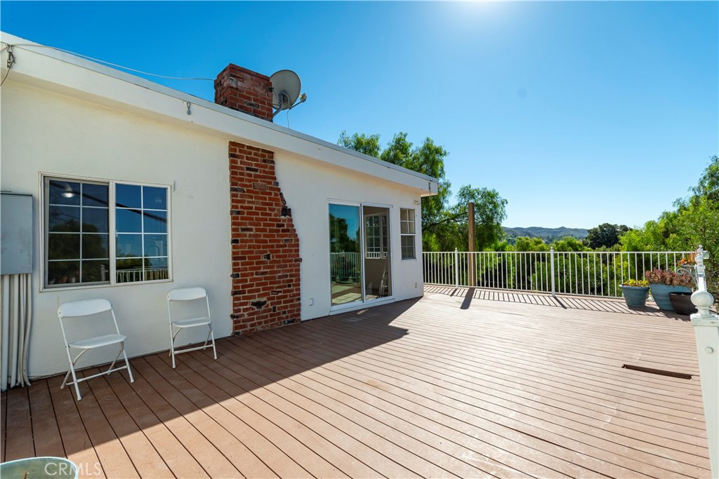 10161 Foothill Boulevard Sylmar, CA 91342 - Photo 26 of 65 Deck