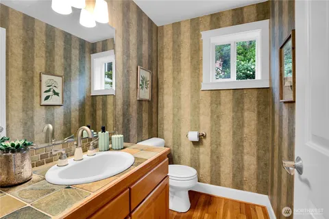 $995,000 | 815 2nd Avenue North, Unit A, Seattle, WA 98109