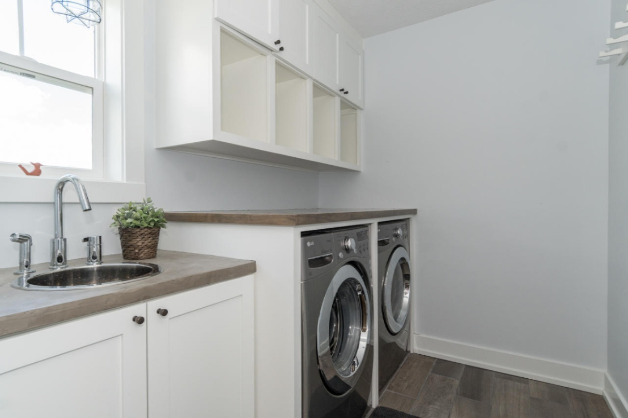 7882 Drake Ridge Kalamazoo, MI 49009 - Photo 25 of 33 Laundry