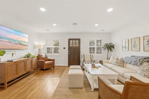 $875,000 | 918 East 14th Street, Houston, TX 77009
