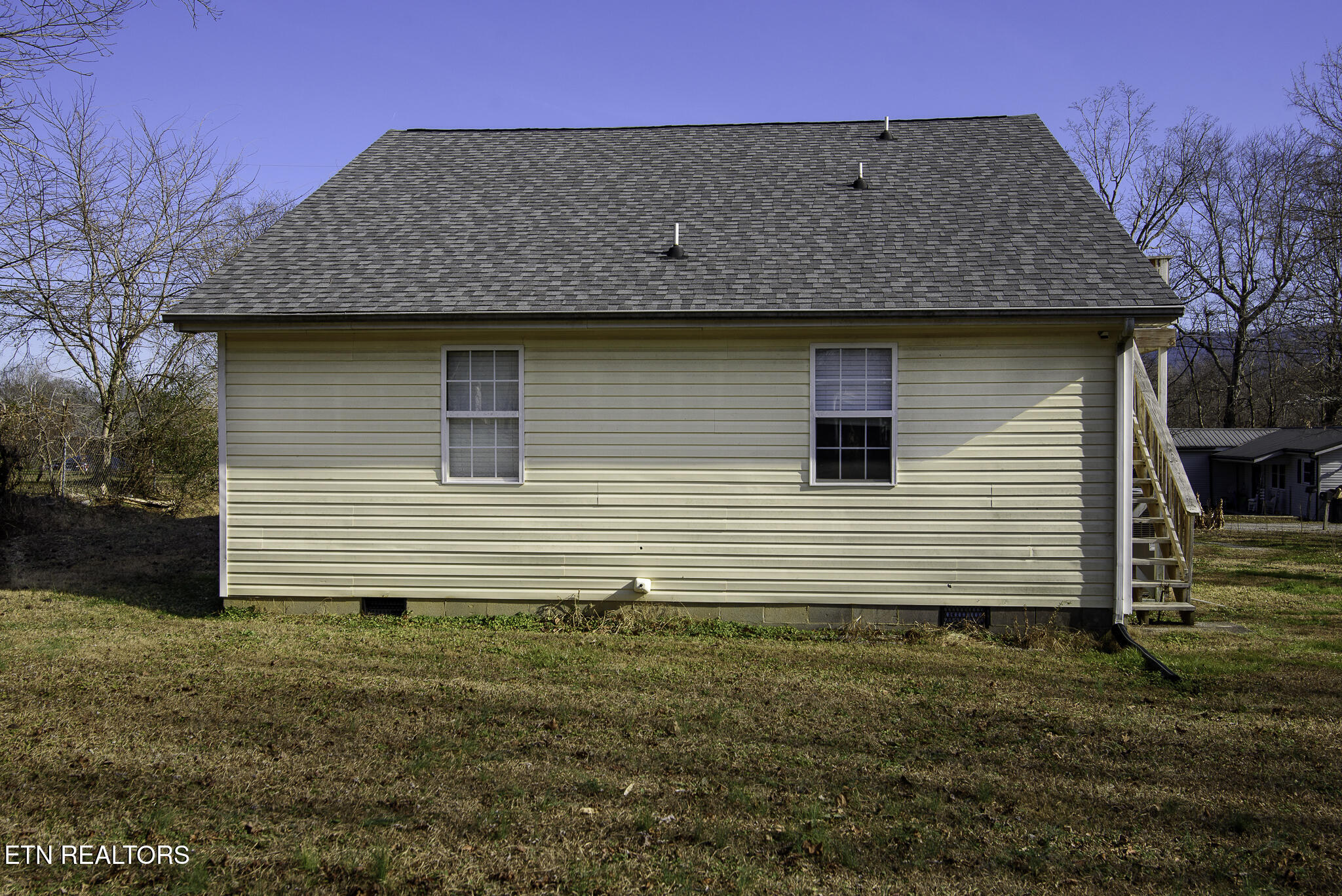 1406 Johnson Street Etowah, TN 37331 - Photo 3 of 6 Back