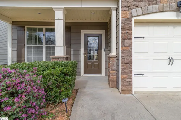 $434,900 | 215 Redmont Court, Simpsonville, SC 29680