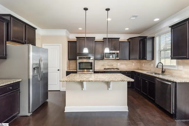 $487,400 | 215 Redmont Court, Simpsonville, SC 29680