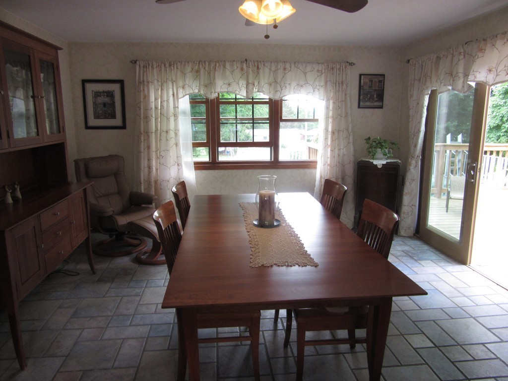 138 Rolling Acres Road Lunenburg, MA 01462 - Photo 2 of 12 Gallery Image 2