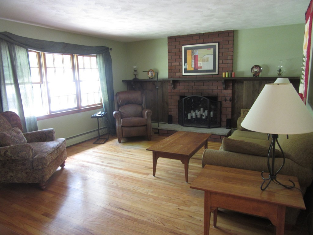 138 Rolling Acres Road Lunenburg, MA 01462 - Photo 5 of 12 Gallery Image 5