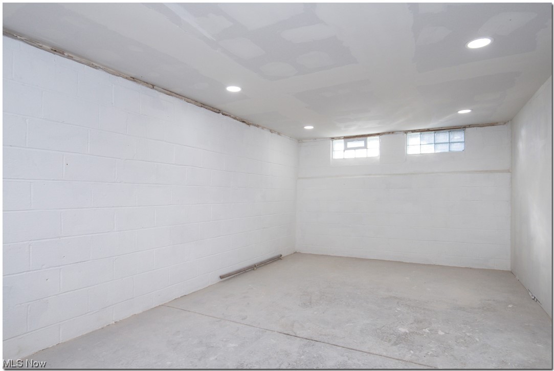 574 Babbitt Road Euclid, OH 44123 - Photo 17 of 26 Gallery Image 17