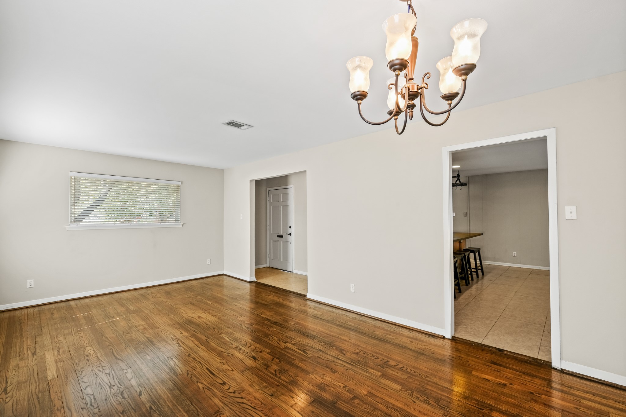 8729 Dunlap Street Houston, TX 77074 - Photo 6 of 15