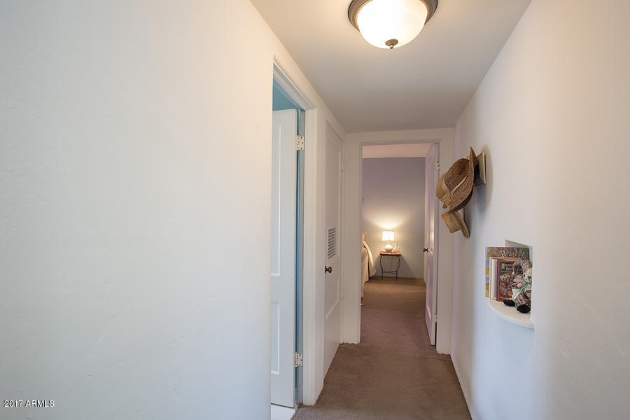 355 West Roma Avenue Phoenix, AZ 85013 - Photo 21 of 29 Hallway