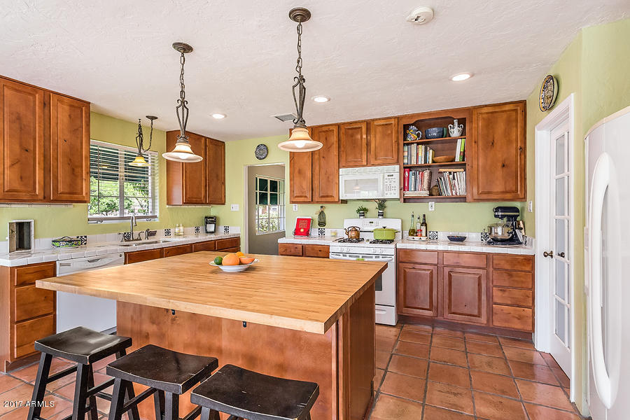355 West Roma Avenue Phoenix, AZ 85013 - Photo 8 of 29 Kitchen w/ large island