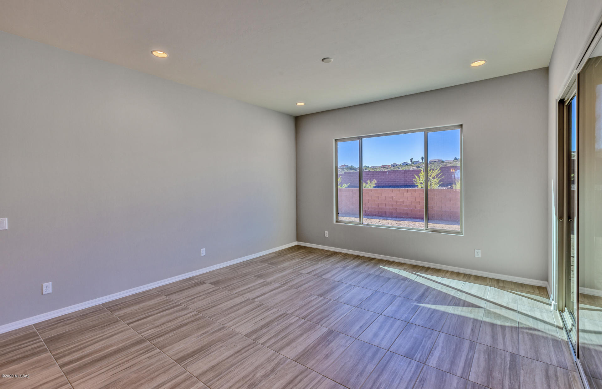 732 East Romsdalen Road Tucson, AZ 85755 - Photo 8 of 36