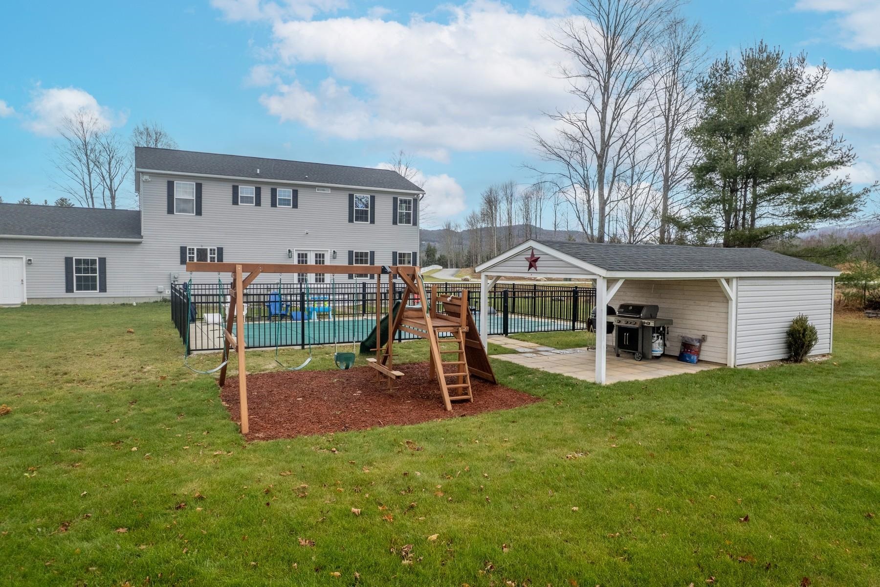 731 Grover Drive Rutland Town, VT 05701 - Photo 4 of 35