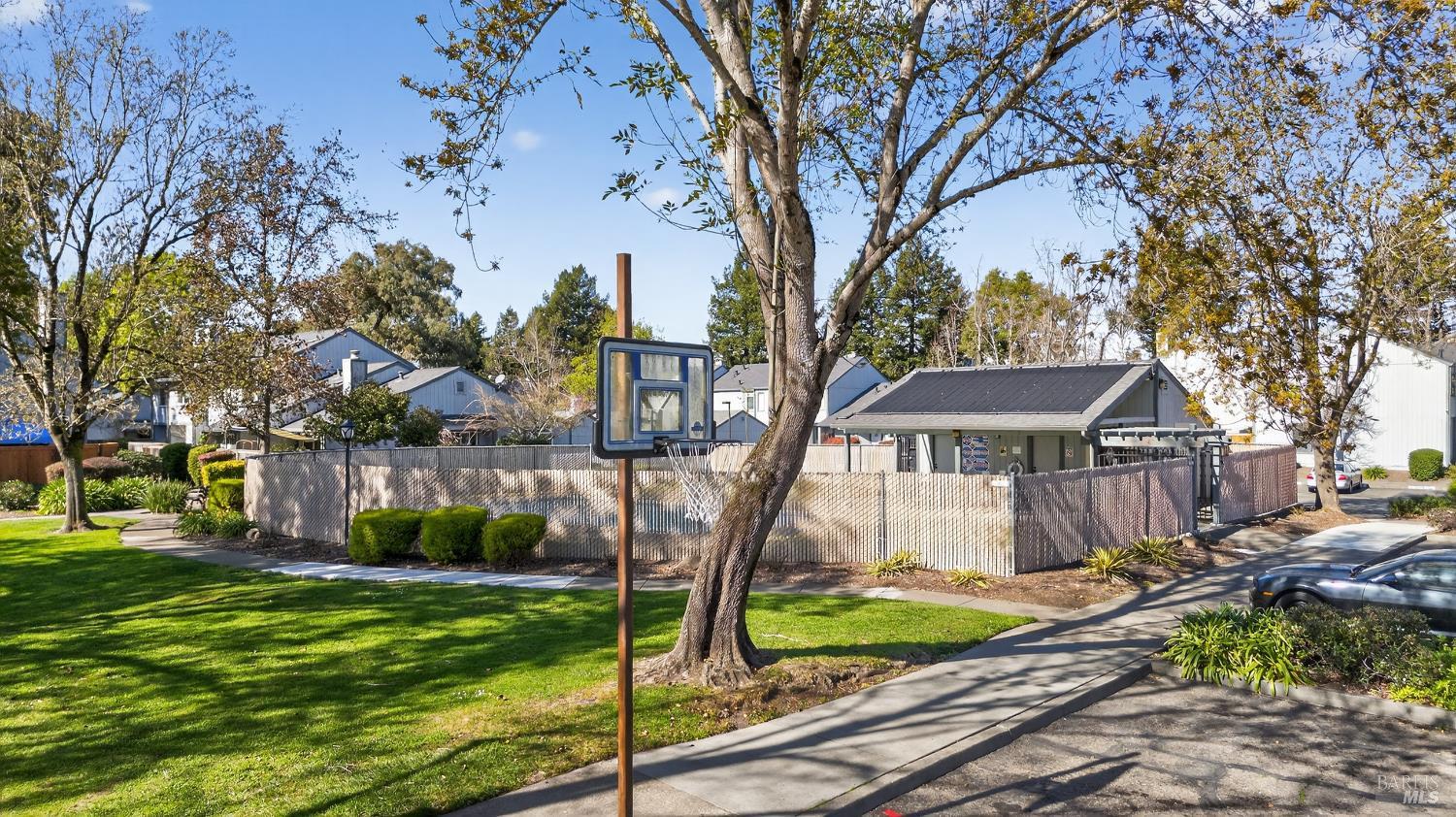 305 Westmont Place Santa Rosa, CA 95401 - Photo 28 of 31 Pool and sport court