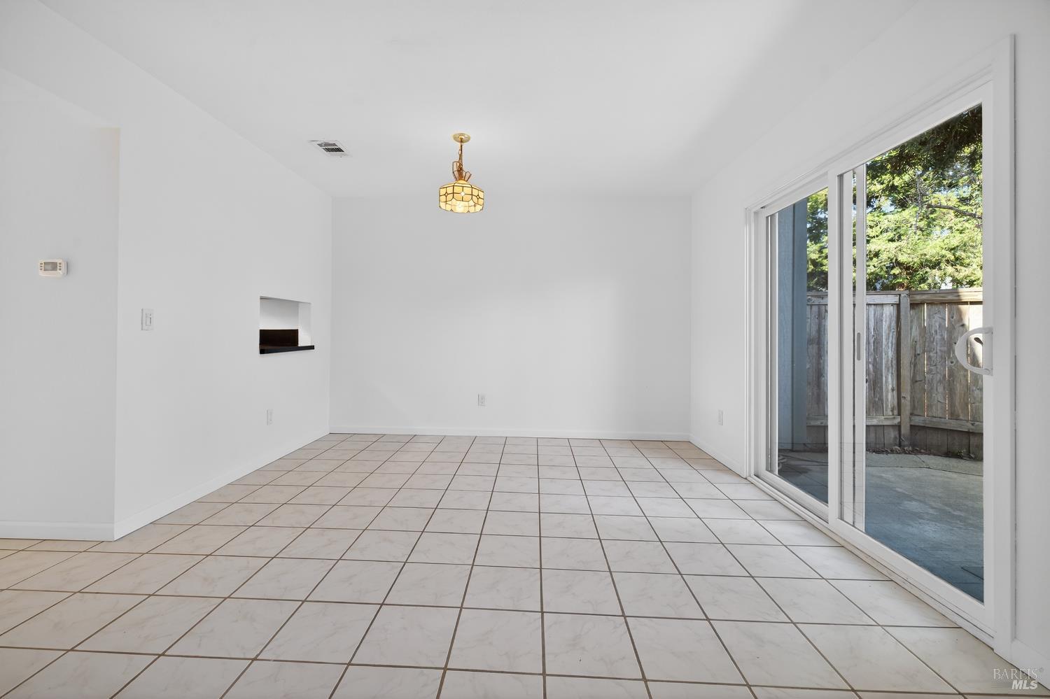 305 Westmont Place Santa Rosa, CA 95401 - Photo 5 of 31 Dining Area